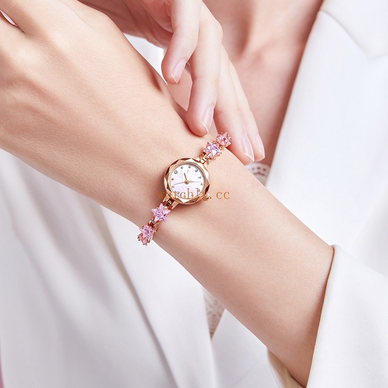 18K Gold Hand-Carved Mother-of-Opal Pendant – Elegant & Everyday Shimmer for the Modern Woman - Image 3